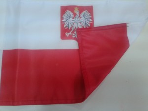 FLAGA NA MOTOR POLSKA Z GODŁEM (flaga motorowa)