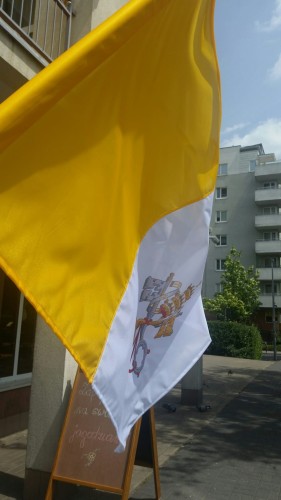 Flaga Watyknu 110x70 dzianina flagowa