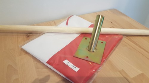 Zestaw flagowy elewacyjny (flaga, drzewiec, uchwyt)